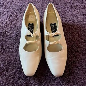 Vintage Pappagallo  Leather Shoes  Cream  9.5M Spain